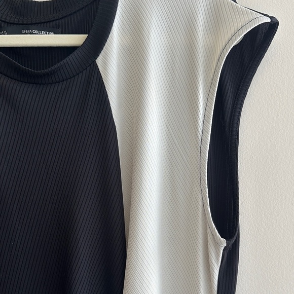 Sfera Collection Black and White Ribbed Twist Front Maxi Dress, European XL - Picture 8 of 15